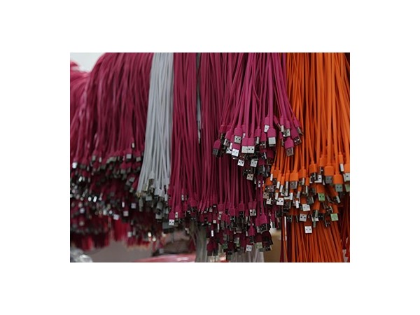 Type-C數據線和Lightning數據線有哪些區別？