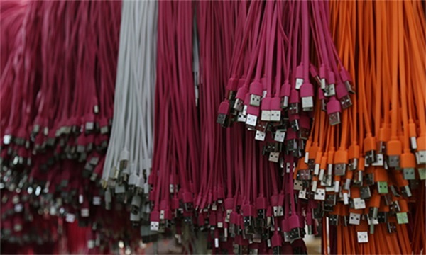 手機數(shù)據(jù)線定制