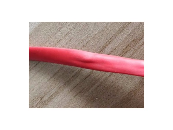 數(shù)據(jù)線鼓包是什么原因